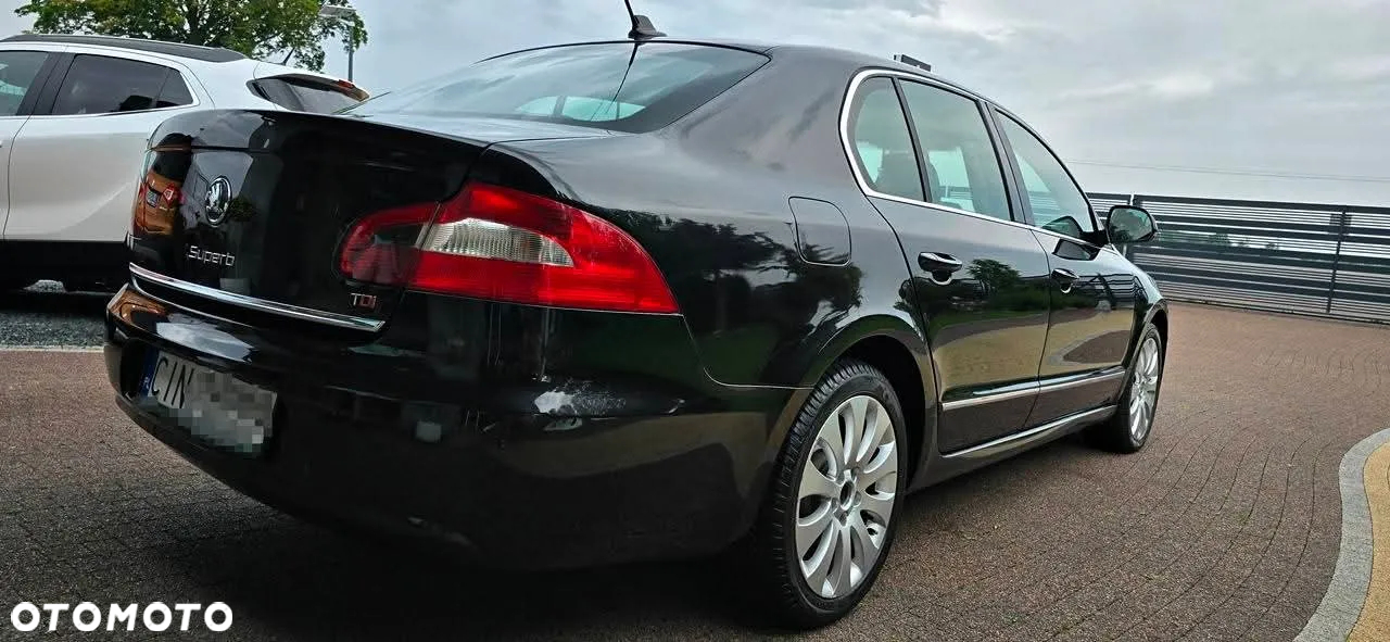 Skoda Superb 2.0 TDI Elegance - 3