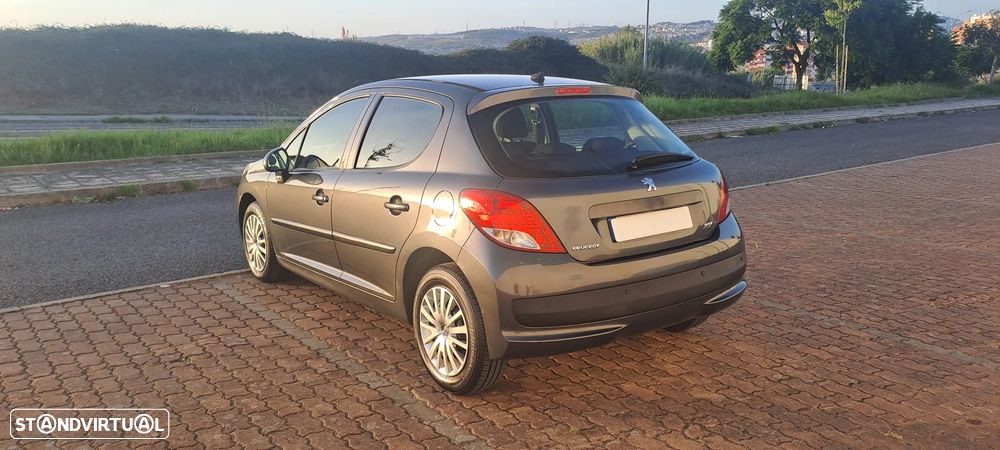 Peugeot 207 1.4 16V Active - 17