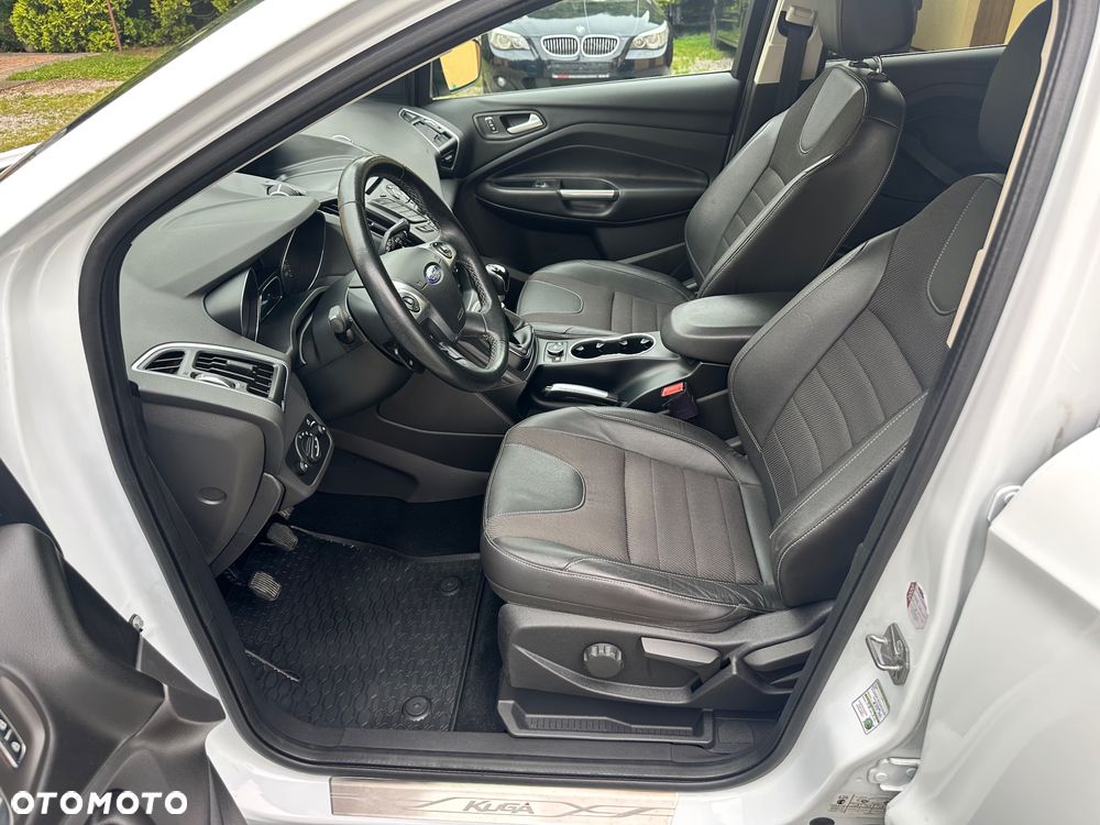 Ford Kuga 1.6 EcoBoost 2x4 Titanium - 16