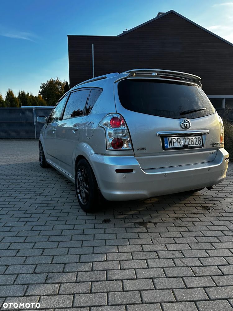 Toyota Corolla Verso 2.2 D-4D Prestige - 2