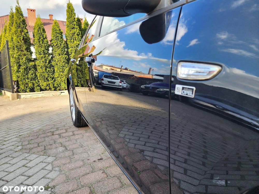 Opel Astra 1.4 Turbo 150 Jahre - 9