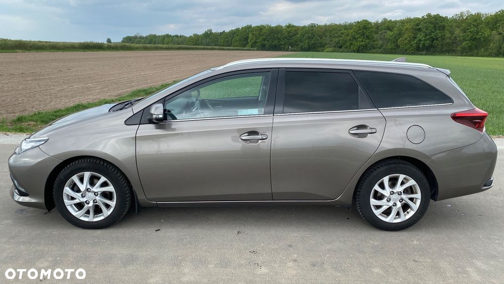 Toyota Auris 1.6 Premium - 12