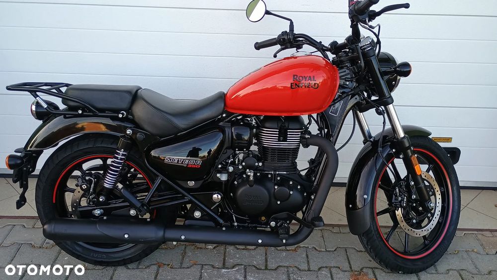 Royal Enfield Meteor - 1