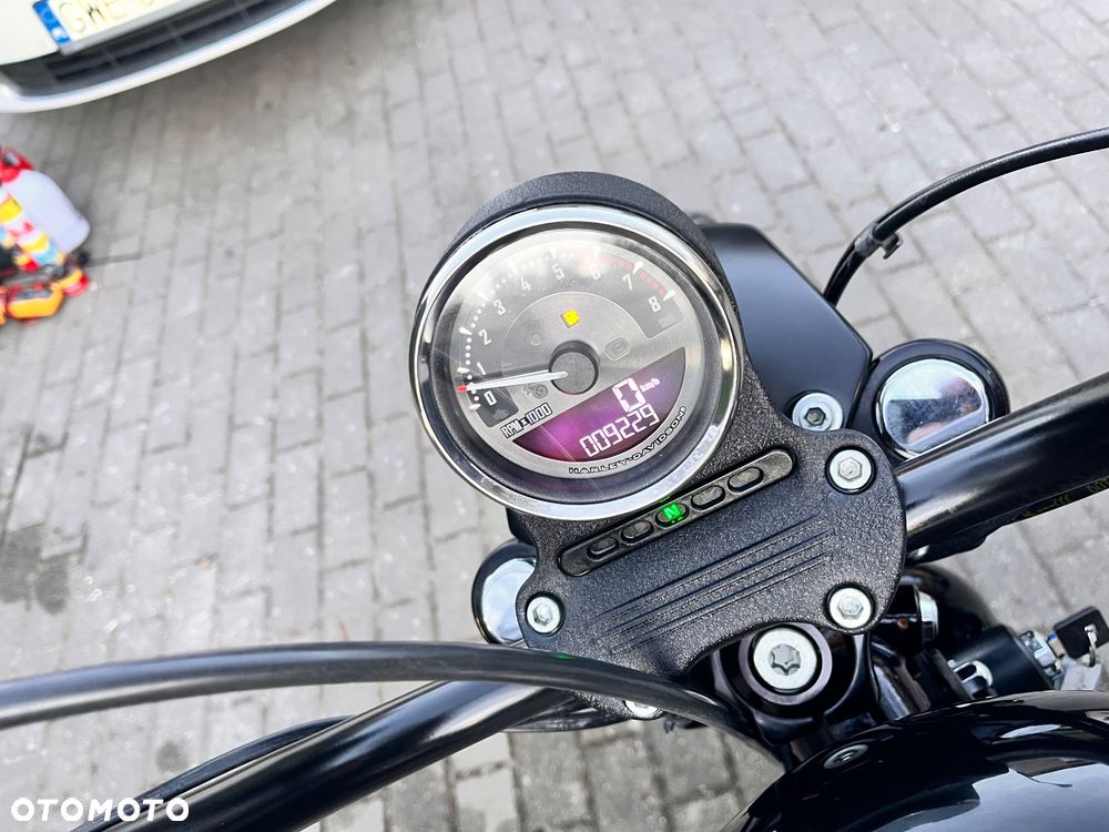 Harley-Davidson Sportster Iron 1200 - 11