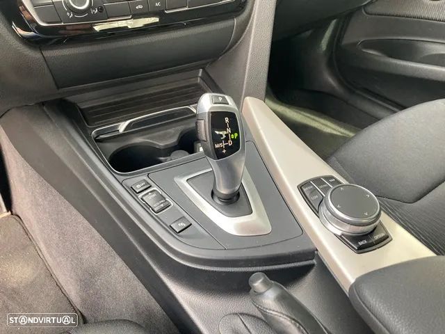 BMW 320 Gran Turismo i Advantage Auto - 26