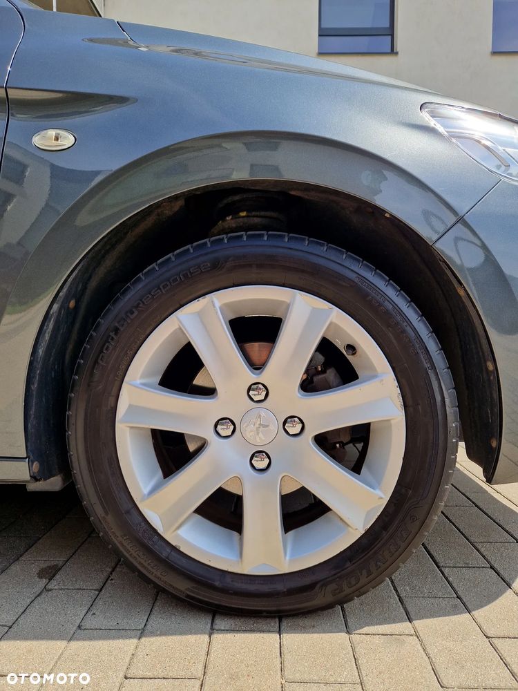 Peugeot 301 1.6 VTi Allure - 11