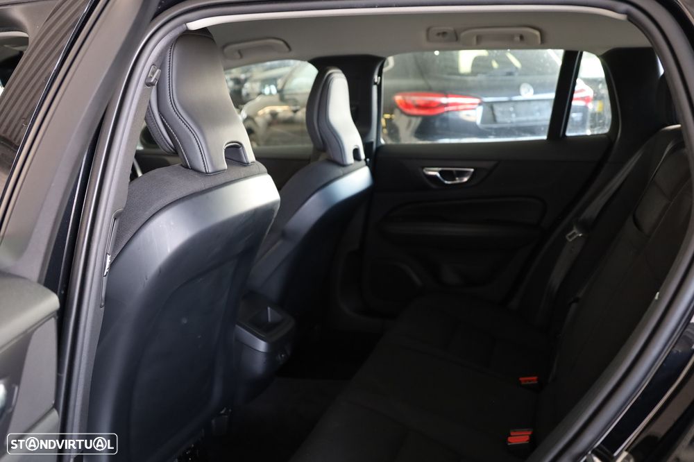 Volvo V60 2.0 B4 Momentum Plus Geartronic - 10