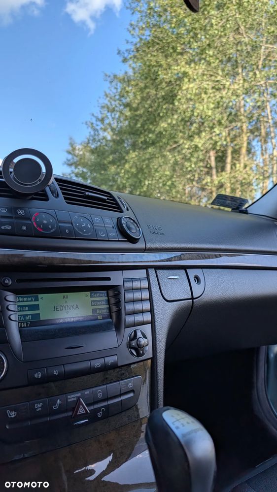 Mercedes-Benz Klasa E 240 T Avantgarde - 11