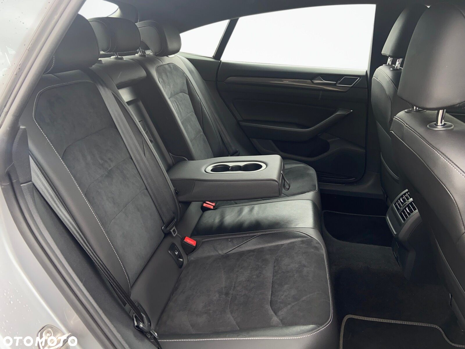 Volkswagen Arteon 2.0 TSI R-Line DSG - 26
