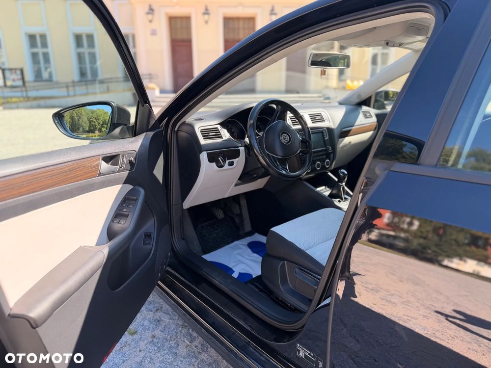Volkswagen Jetta 1.4 TSI BMT Comfortline - 16
