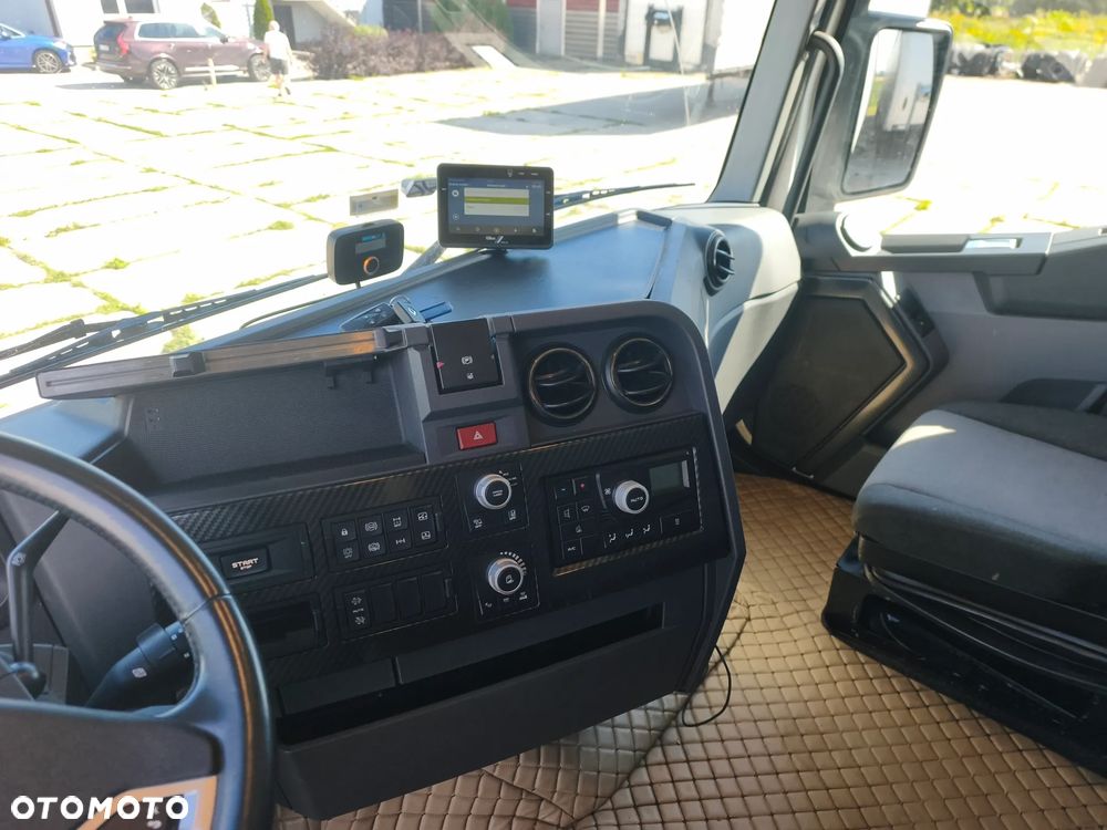 Renault Gama T - 12