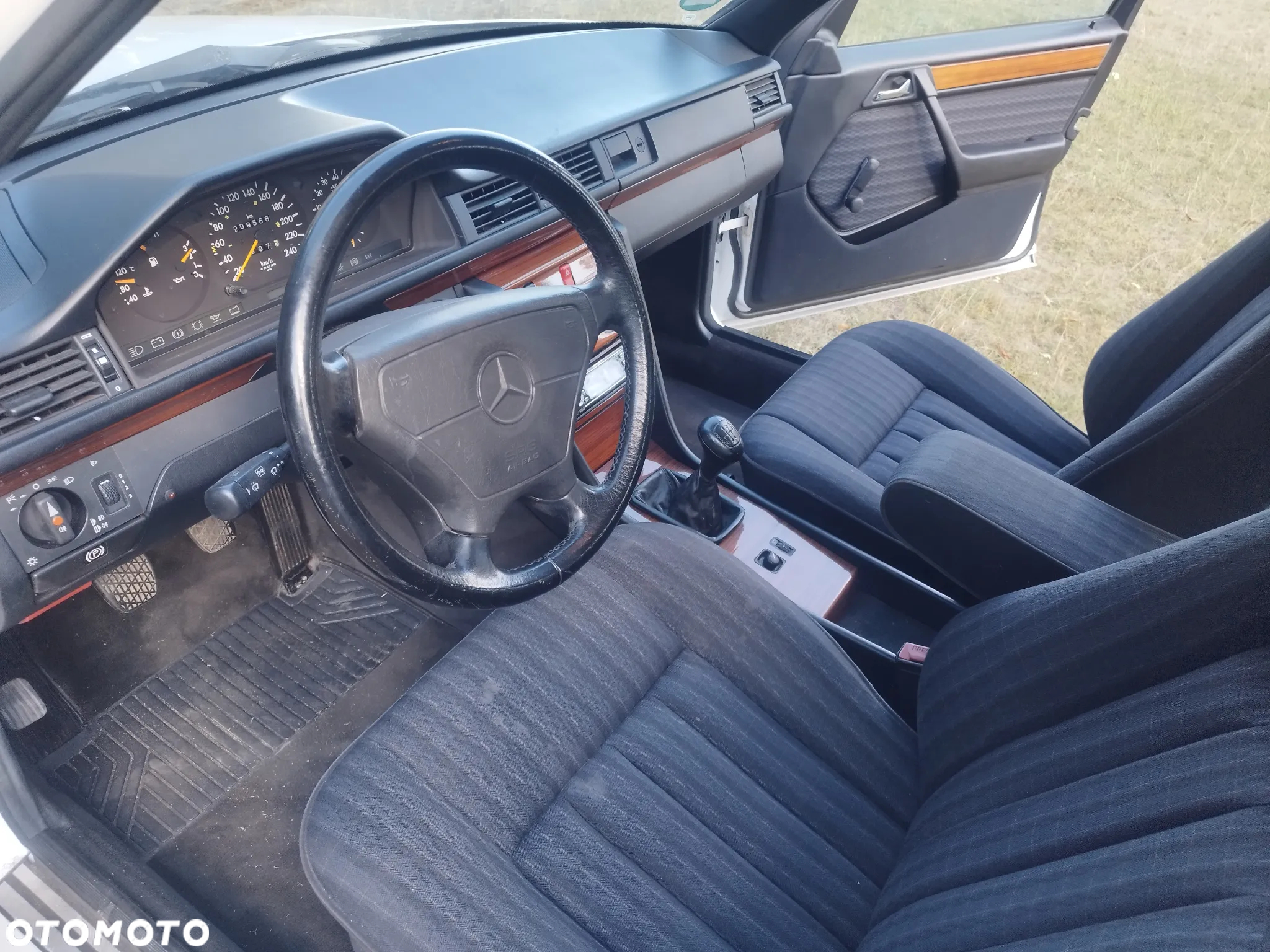 Mercedes-Benz W124 (1984-1993) - 16