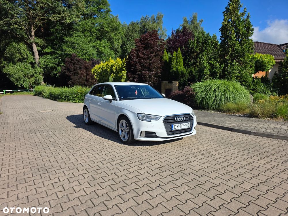 Audi A3 Sportback - 1