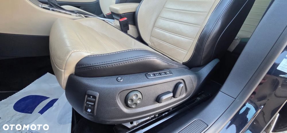 Volkswagen CC 2.0 TDI BlueMotion Technology DSG - 32