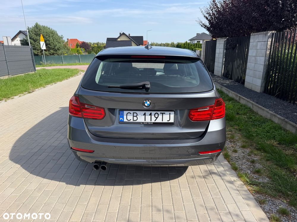 BMW Seria 3 328i xDrive Sport-Aut - 28