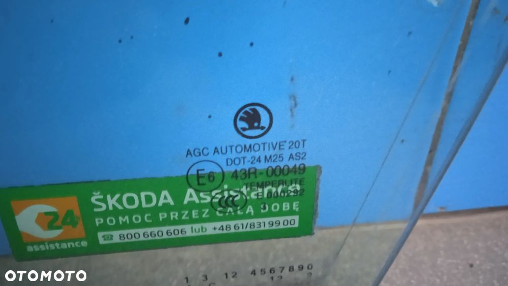 Szyba drzwi lewy przód Skoda Octavia III - 3