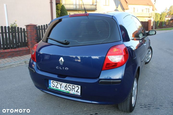Renault Clio - 18