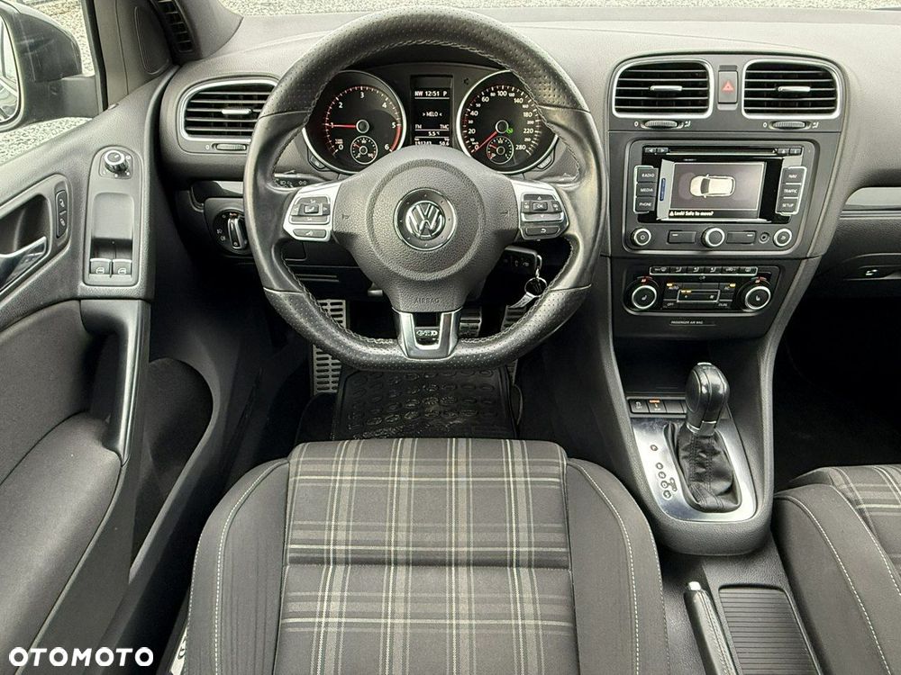 Volkswagen Golf - 5