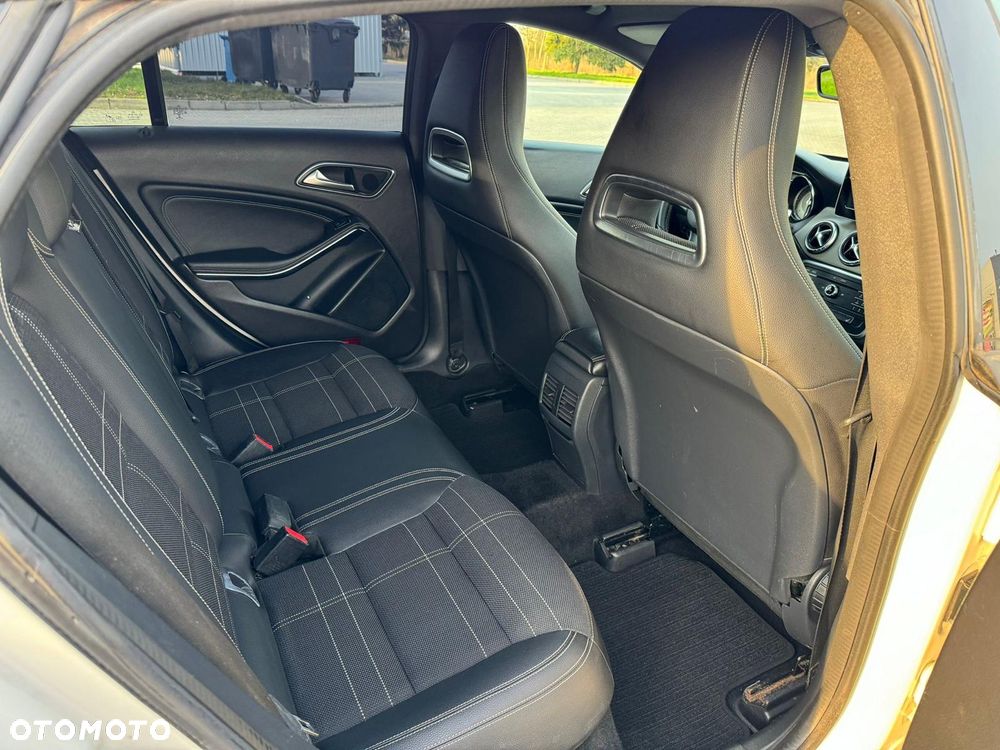 Mercedes-Benz CLA 220 d 7G-DCT Peak Edition - 25