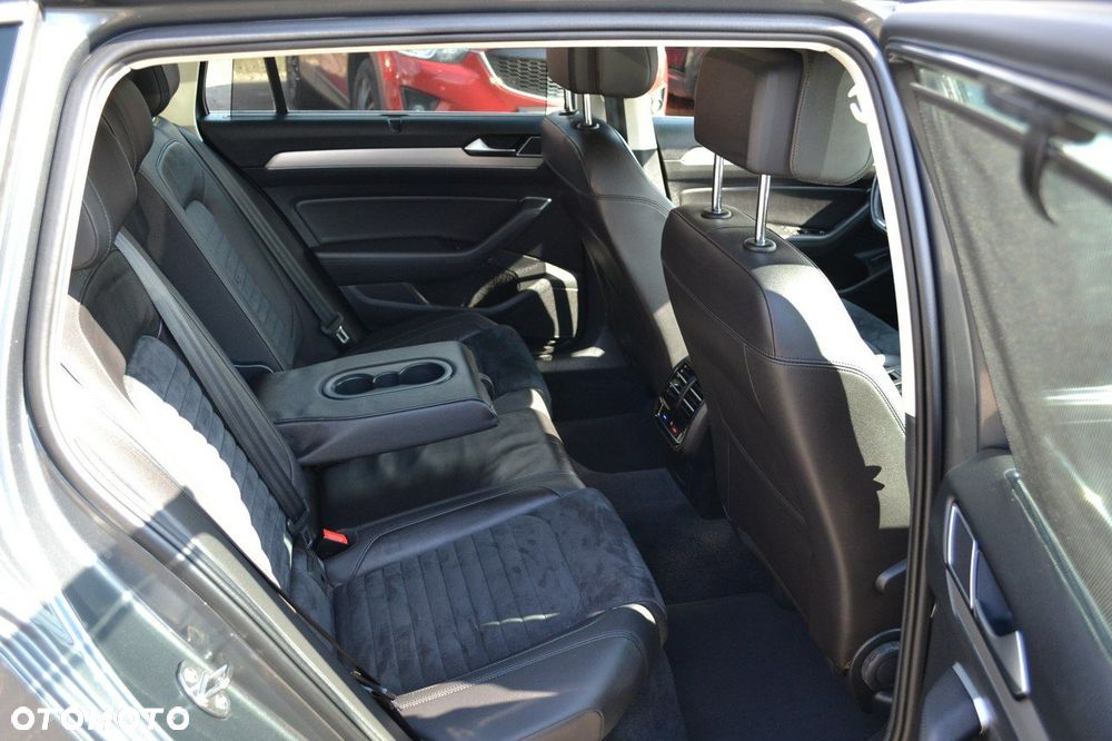 Volkswagen Passat - 13