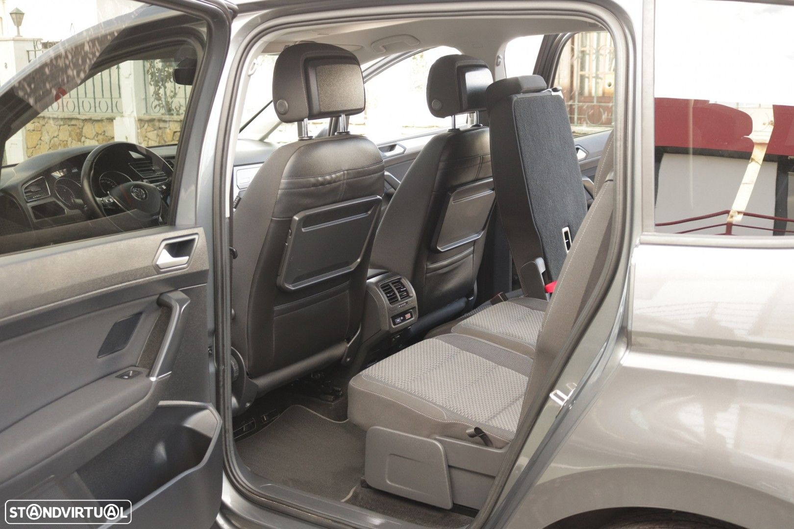 VW Touran 1.6 TDI Confortline DSG - 26