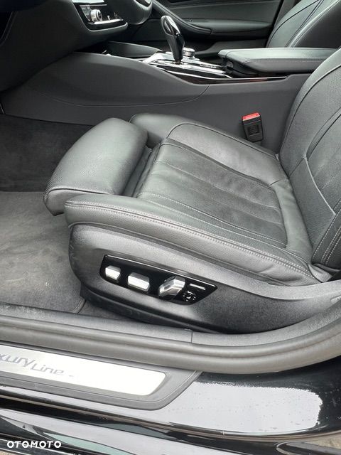 BMW Seria 5 530i xDrive Luxury Line - 10