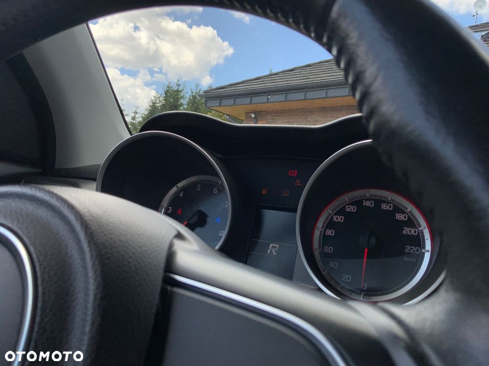 Suzuki Swift 1.2 Premium Plus CVT - 34