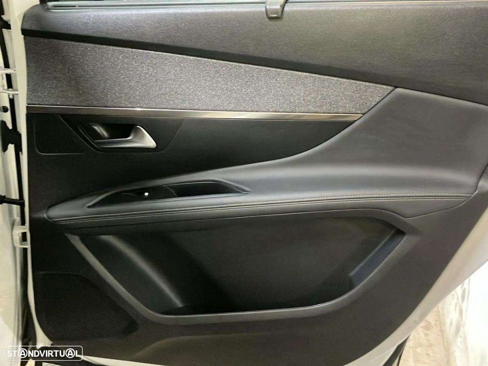 Peugeot 5008 1.5 BlueHDi Allure EAT8 - 24