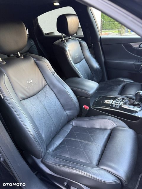 Infiniti FX - 18