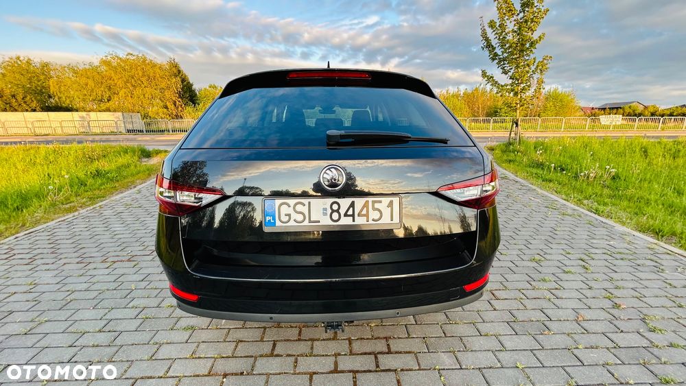 Skoda Superb 2.0 TDI Style DSG - 29