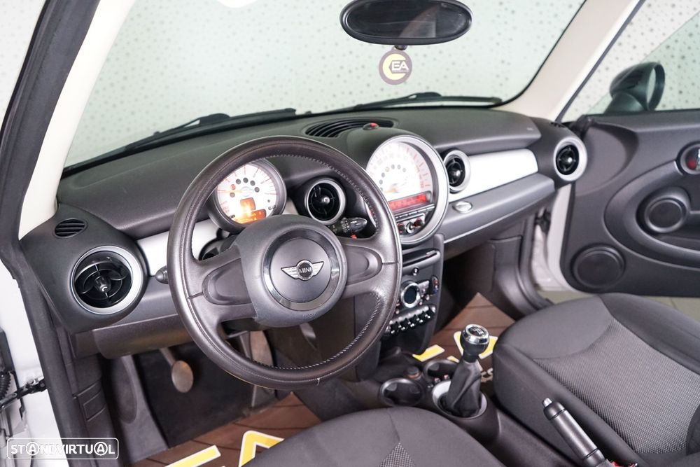 MINI 3 Portas Cooper D - 15