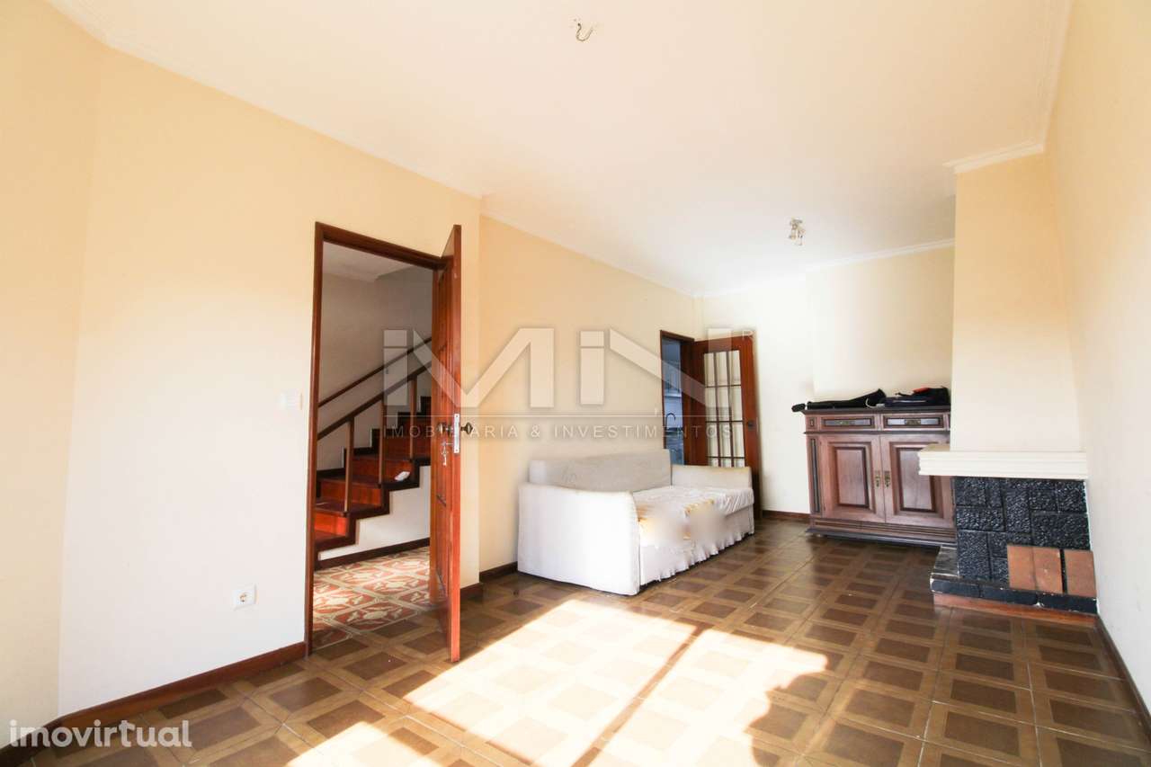 Moradia de 3 Frentes com Vista Panorâmica no Coração de Gondomar - Grande imagem: 4/57