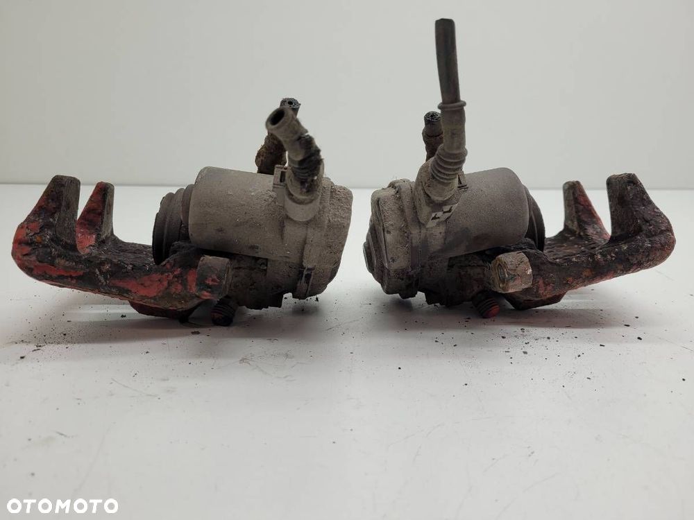 ZACISK HAMULCOWY TYŁ TYLNY LEWY PRAWY KOMPLET AUDI A5 8T 2.0 TDI - 4