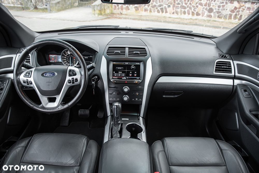 Ford Explorer 4.6 4WD - 29