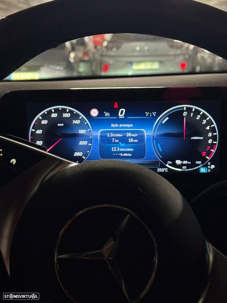 Mercedes-Benz A 250 e - 4