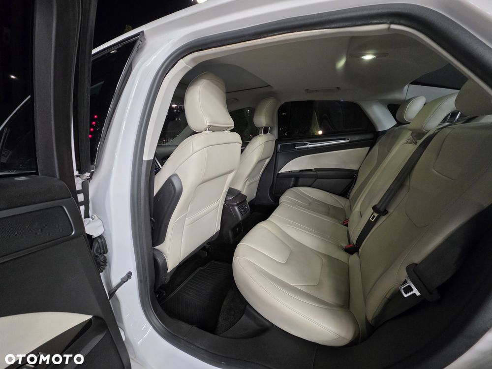 Ford Fusion 2.0 EcoBoost Titanium - 9