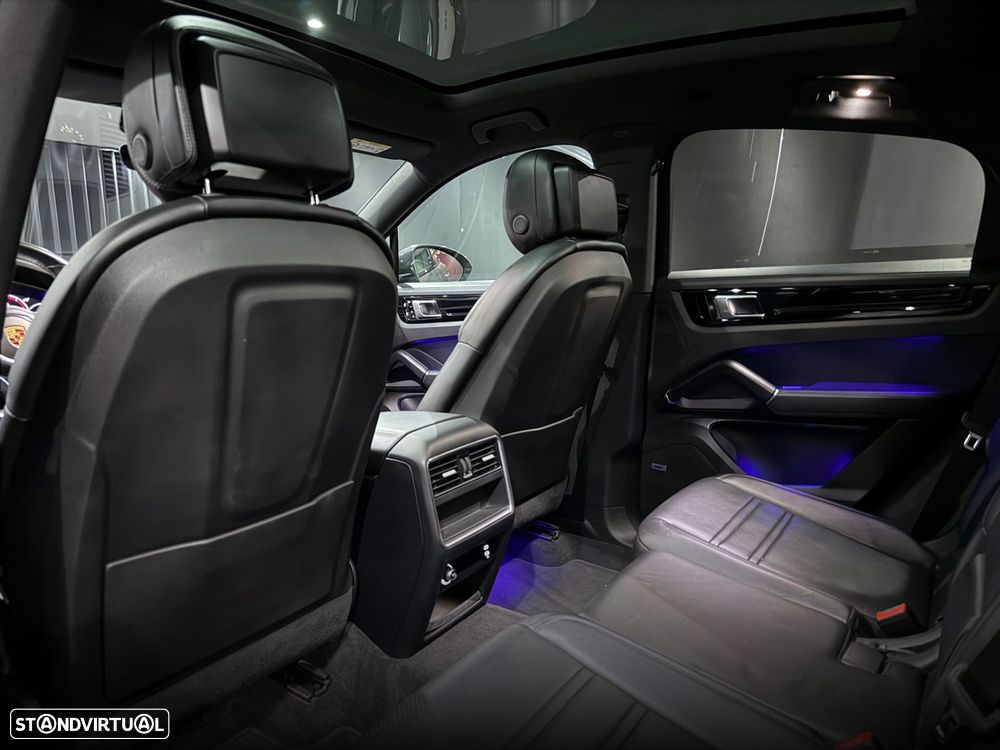Porsche Cayenne Coupé E-Hybrid - 39