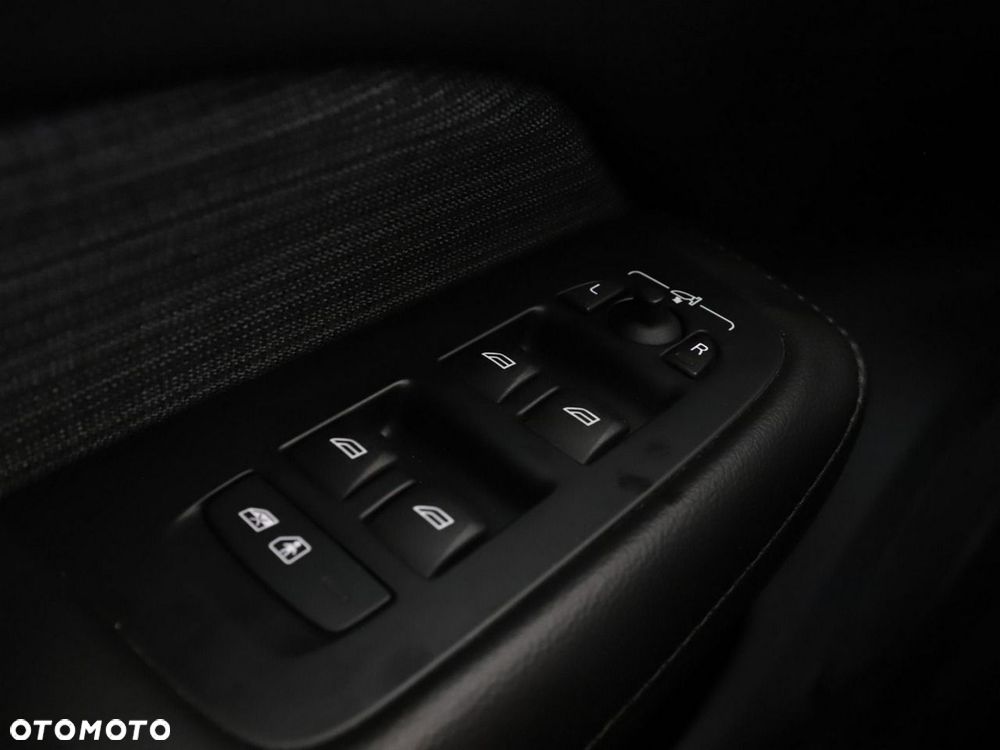 Volvo V60 B4 D Core - 33