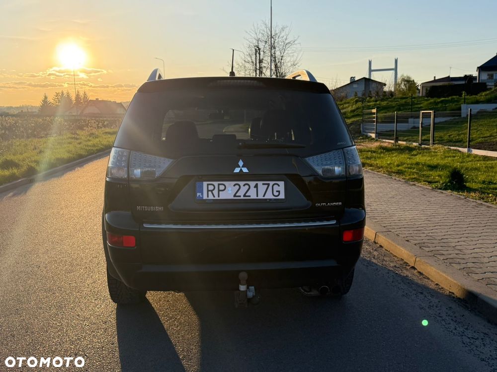 Mitsubishi Outlander 2.0 DI-D 4WD Intense - 9