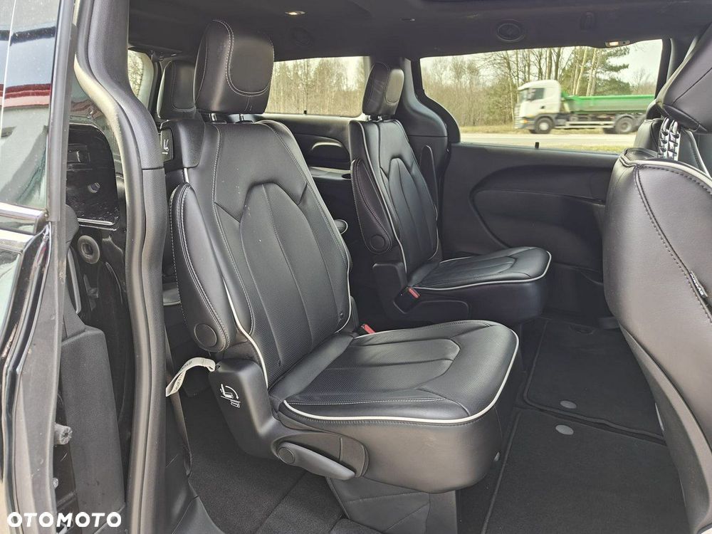 Chrysler Pacifica - 19