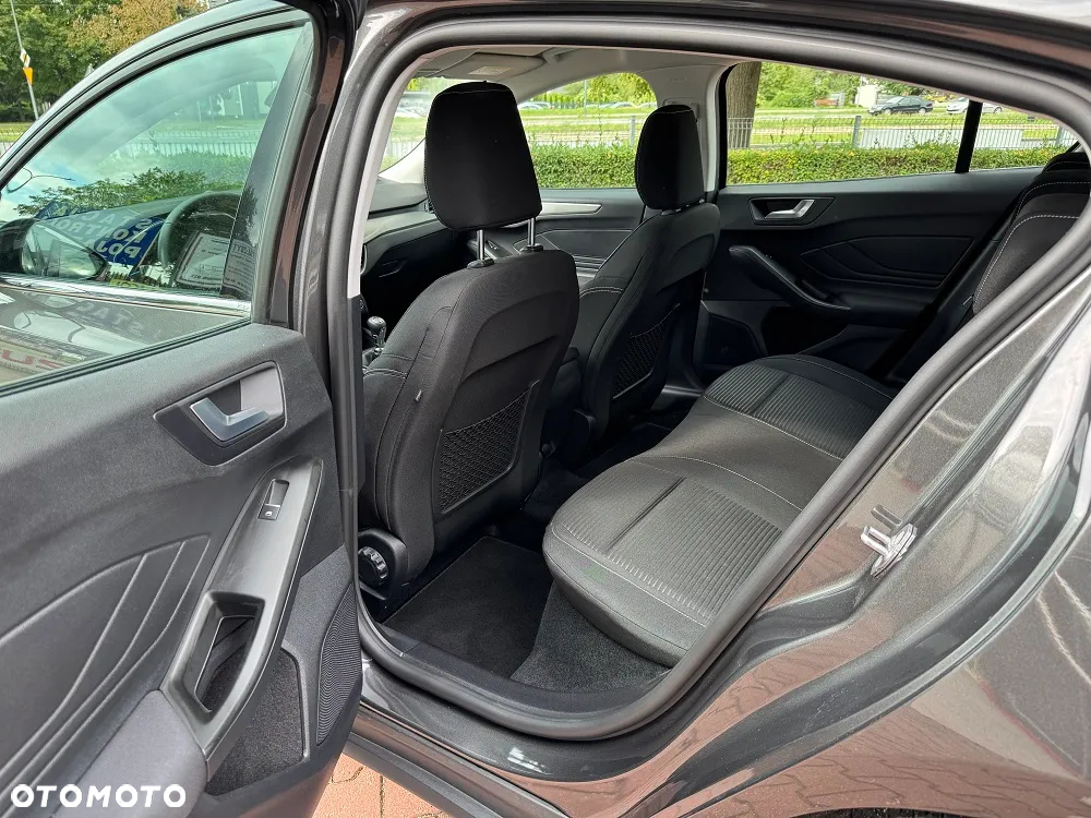 Ford Focus 1.0 EcoBoost Titanium - 17