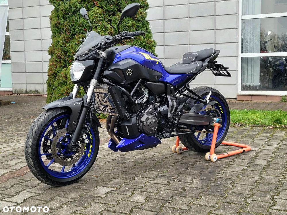 Yamaha MT - 8