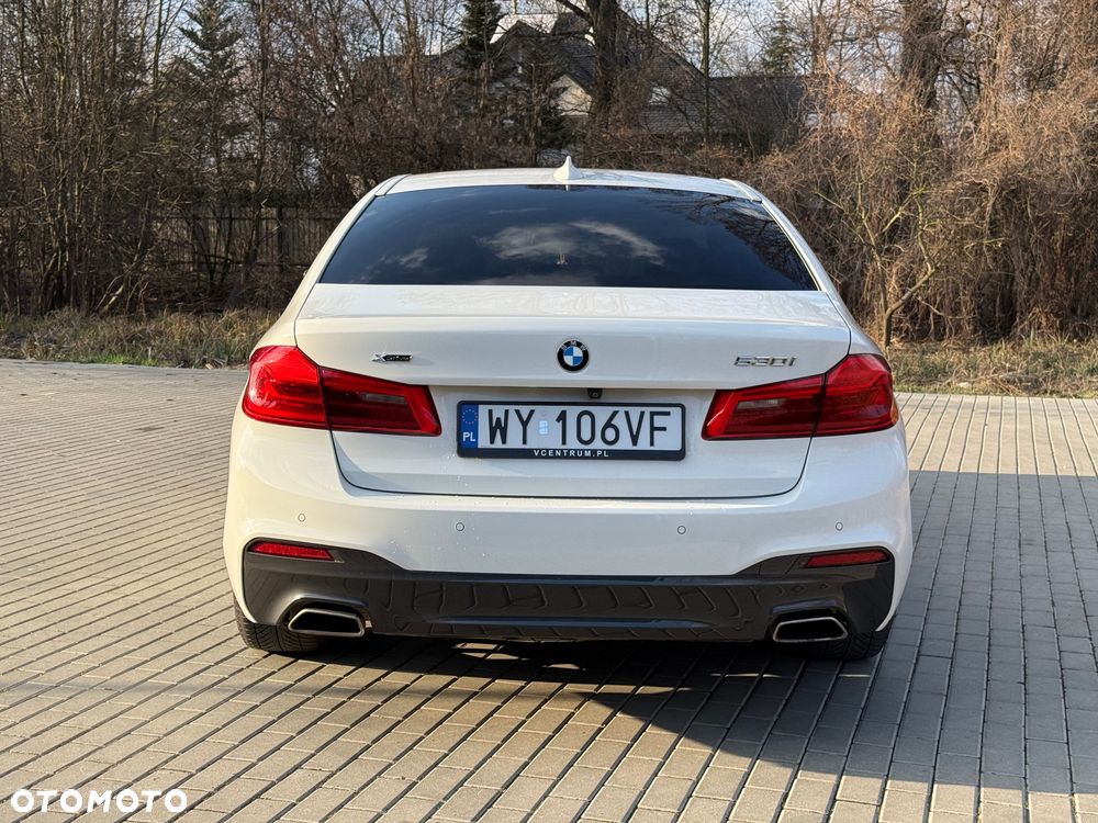 BMW Seria 5 ver-530i-xdrive-m-sport-sport - 9