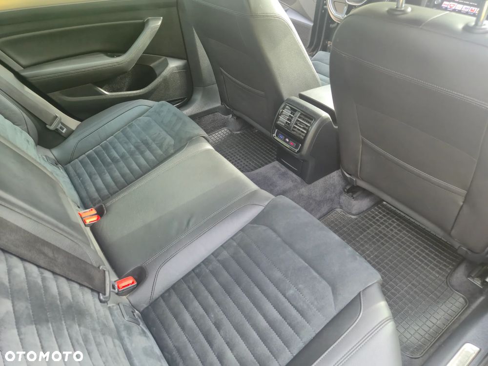 Volkswagen Passat - 32