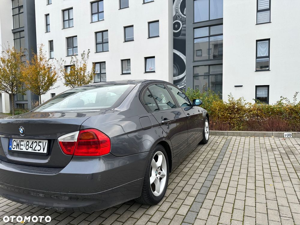 BMW Seria 3 318i - 10