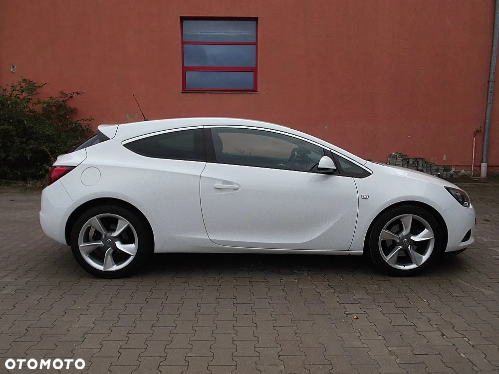 Opel Astra GTC 1.4 Turbo - 23