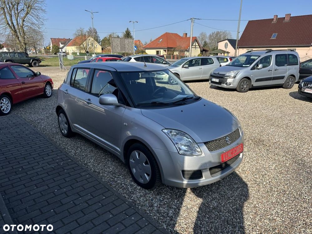 Suzuki Swift - 4