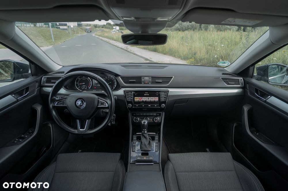 Skoda Superb 2.0 TDI DSG Ambition - 17