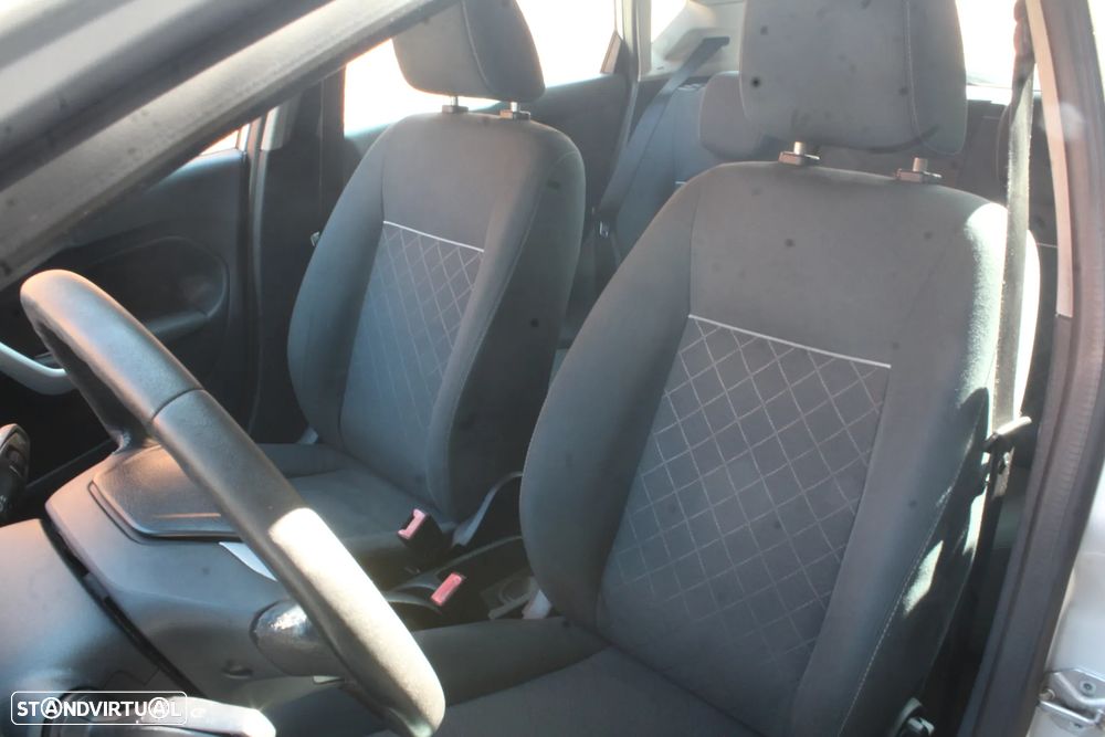 Ford Fiesta 1.4 TDCI Techno 104g - 23