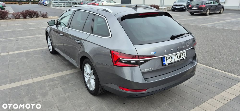 Skoda Superb 2.0 TDI SCR Style DSG - 4